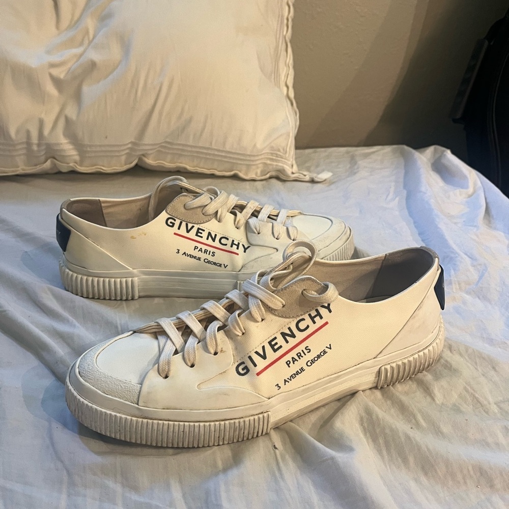 Givenchy Tennis Light Size 43 EU (10 US)